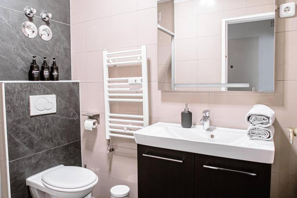 Wiesbaden - Apartment Im Nerotal Eksteriør billede